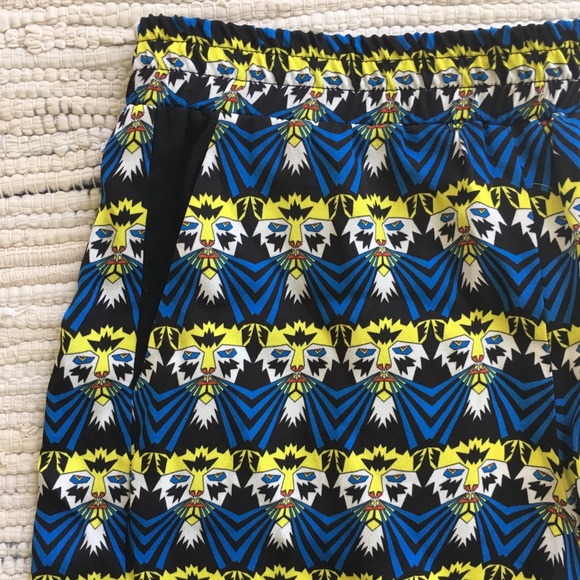 8pm Geo Tiger Shorts - Picture 3 of 7